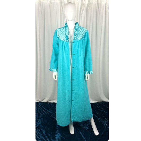 Vintage 60’s 70’s Long Fuzzy House Coat in Teal Blue Green • Satin Quilted - M/L - Picture 3 of 10